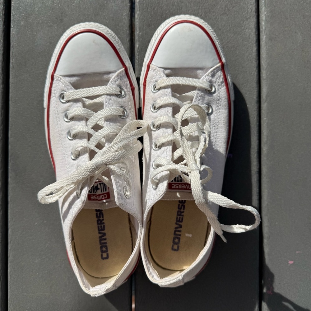 EUC Converse shoes Women's size 8